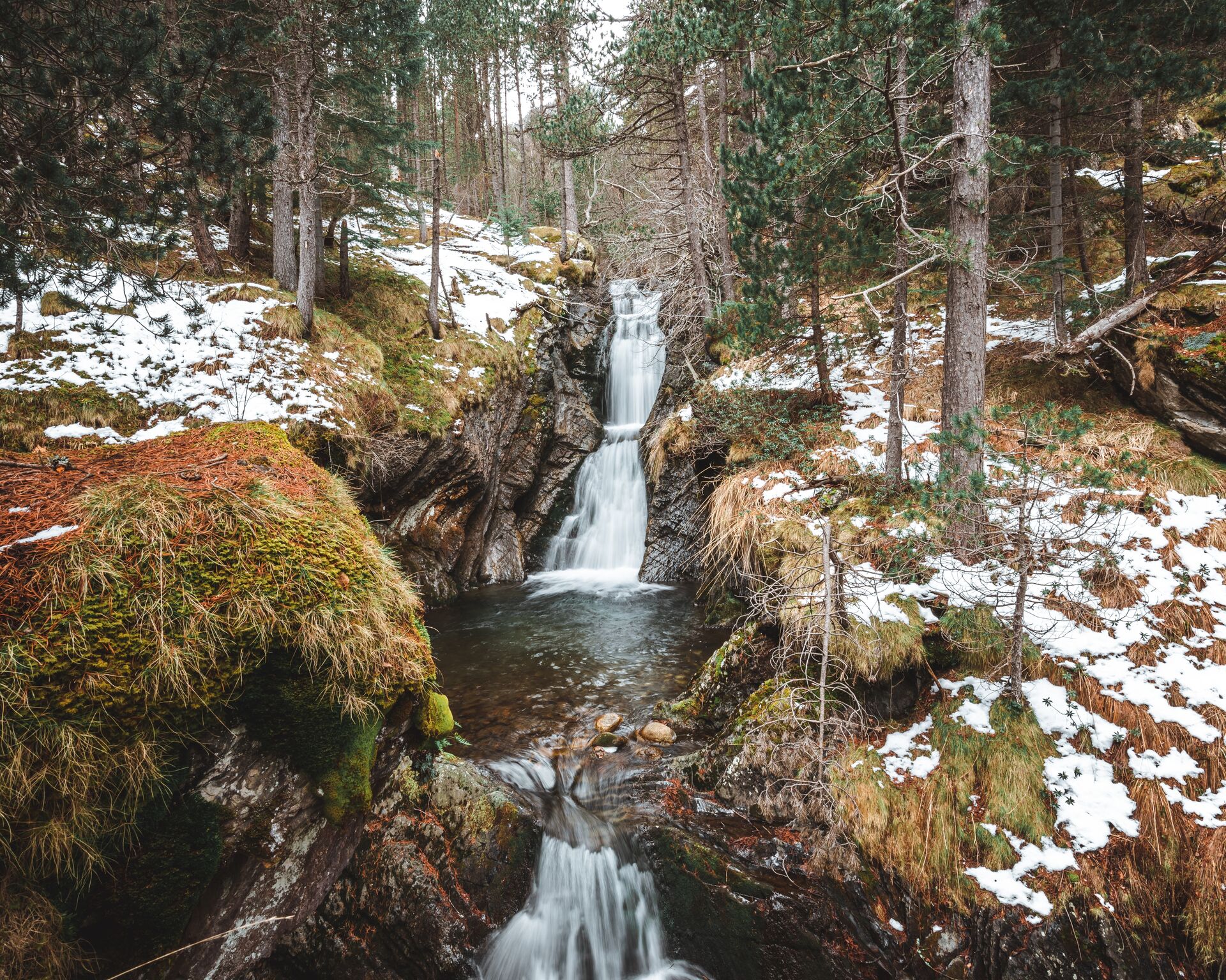 Waterfall cascades in Idaho